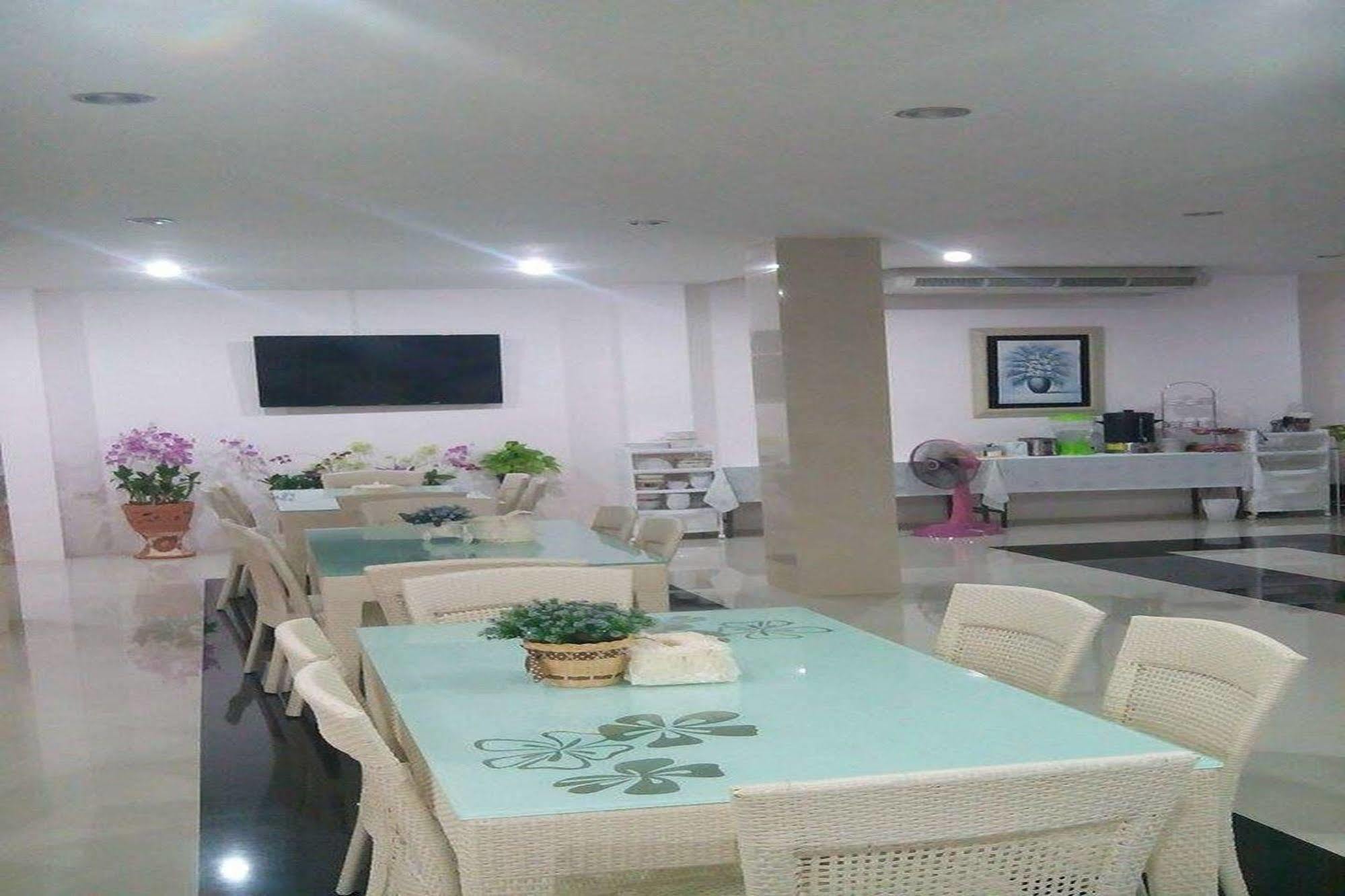 The Zara Double Tree Hotel Ubon Ratchathani Dış mekan fotoğraf