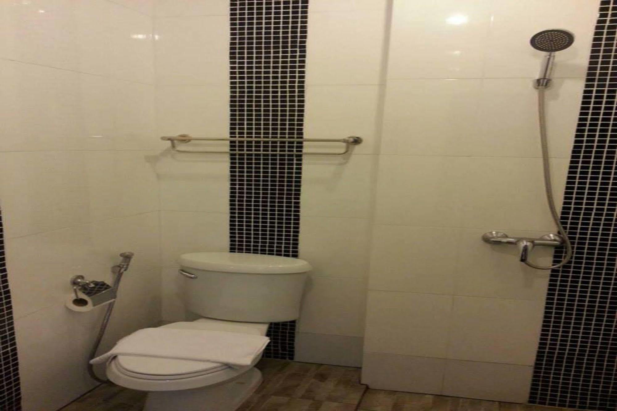 The Zara Double Tree Hotel Ubon Ratchathani Dış mekan fotoğraf