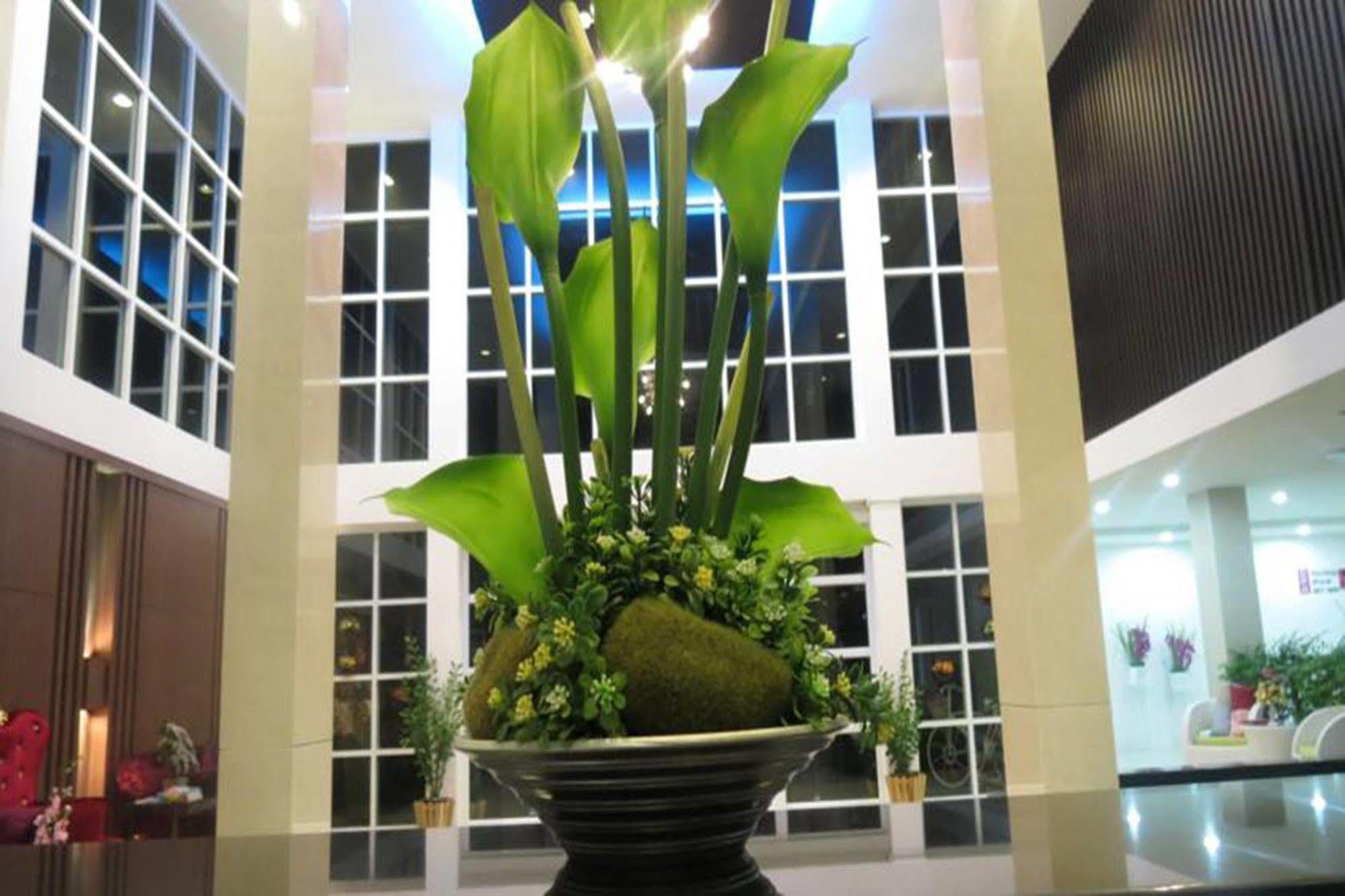 The Zara Double Tree Hotel Ubon Ratchathani Dış mekan fotoğraf